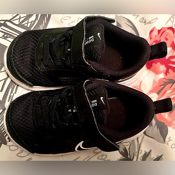 Baby Boys’/Unisex/Toddler Nike Downshifter Black size 6c Tennis Shoes Sneakers - Picture 2 of 10